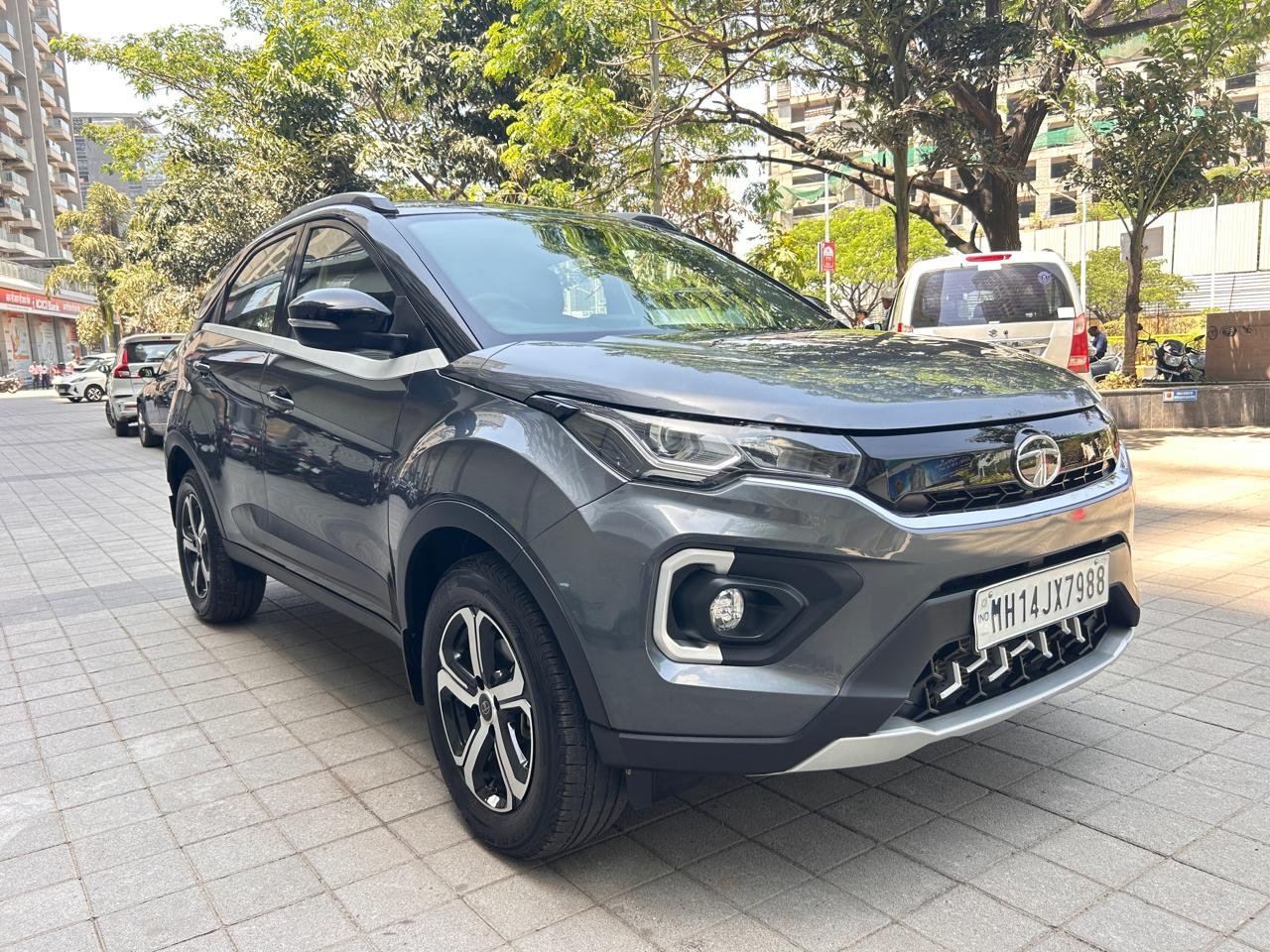 Nexon XZ+Sunroof